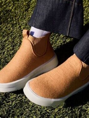 OOFOS OOmega Londoner Almond/Tan Slip-On Boots with Wool Blend
